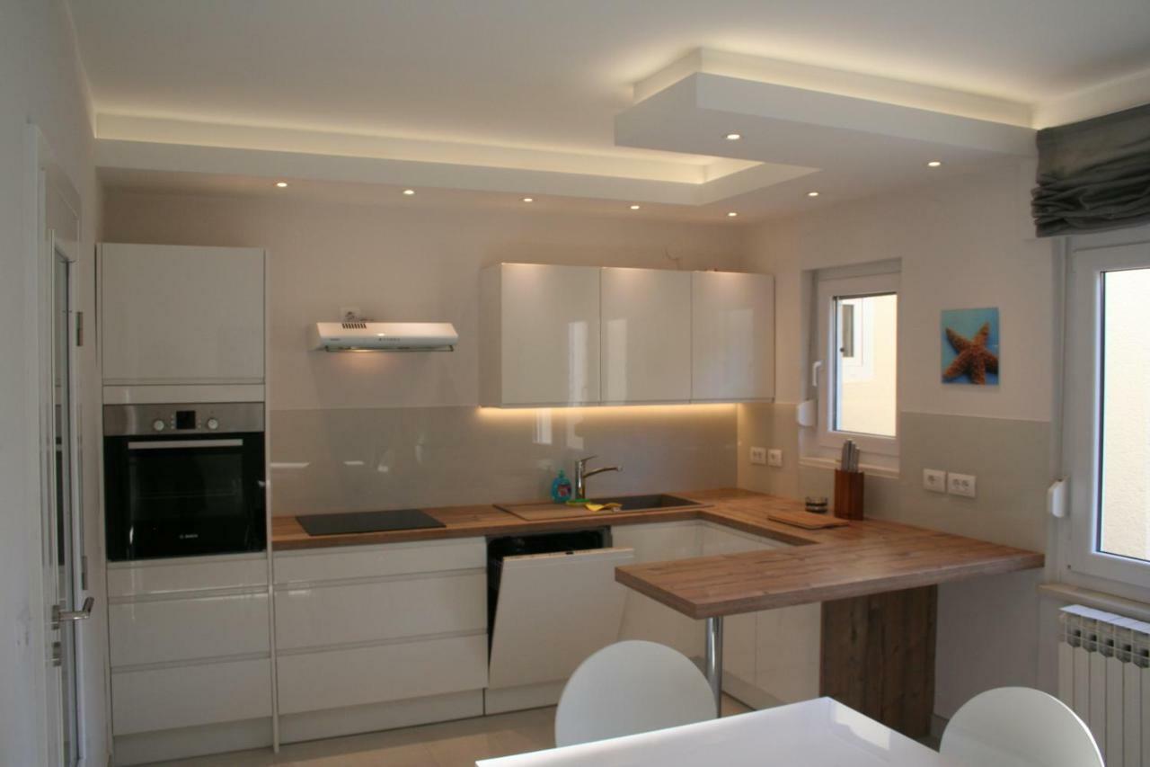 Apartment Vuk Pula Exterior photo