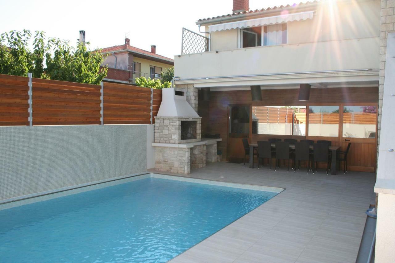 Apartment Vuk Pula Exterior photo